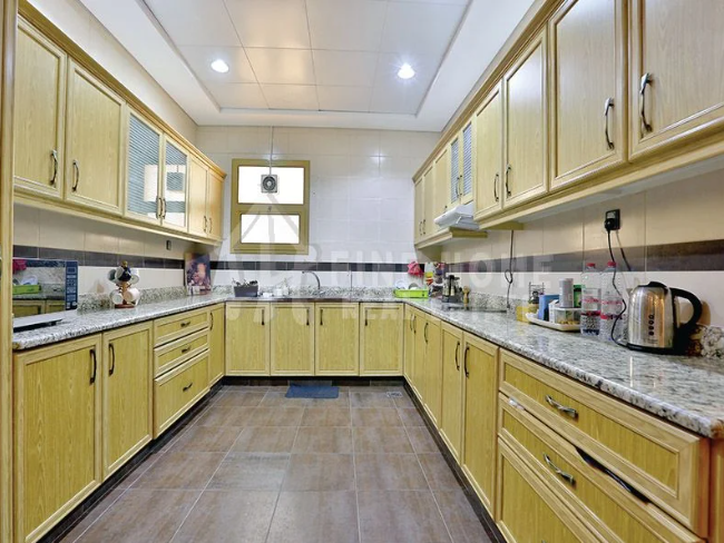 For Sale | Luxury 3Villas Compound | Garden | Majlis | Elevator