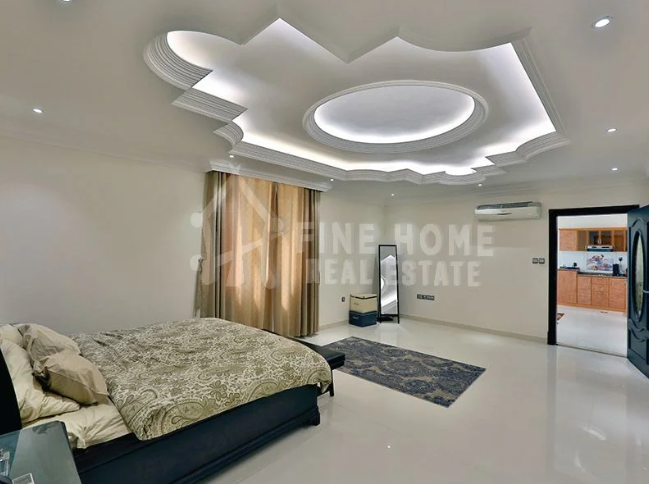 For Sale | Luxury 3Villas Compound | Garden | Majlis | Elevator